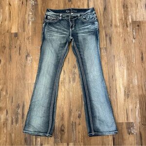 Dark Stone Wash Rhinestone Embellish Pockets Mid/Low Rise Flare Jeans